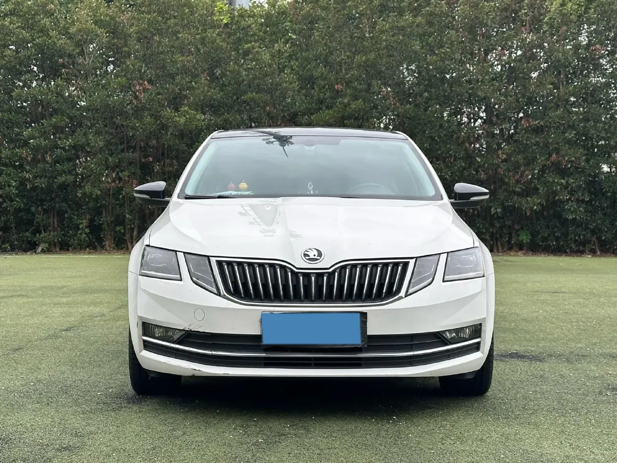 2018 Skoda Octavia 1.4T 150HP L4 7DCT,autocango,china used car exporter,china ev exporter,chinese used car exporter,chinese used ev exporter