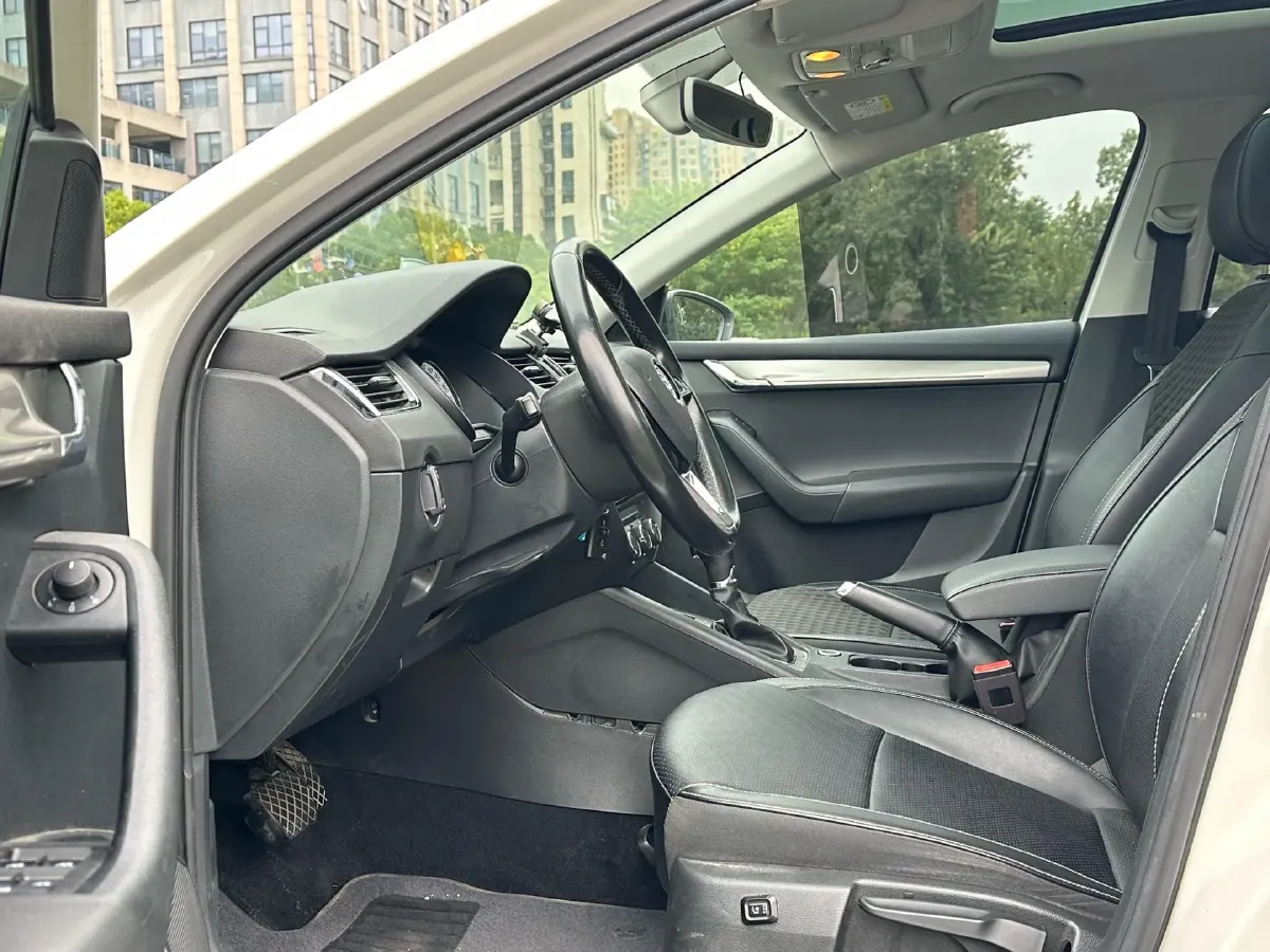 2018 Skoda Octavia 1.4T 150HP L4 7DCT,autocango,china used car exporter,china ev exporter,chinese used car exporter,chinese used ev exporter