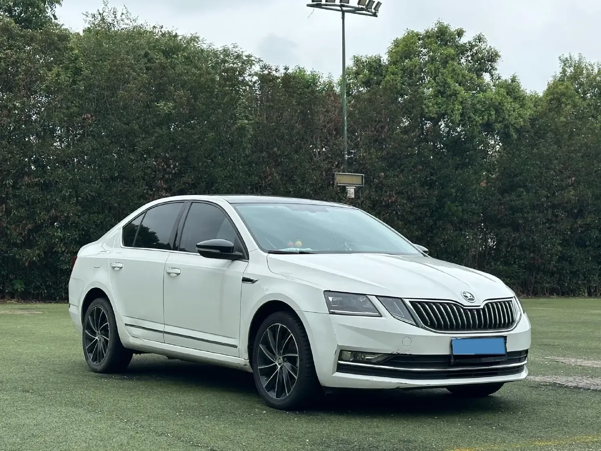 2018 Skoda Octavia 1.4T 150HP L4 7DCT,autocango,china used car exporter,china ev exporter,chinese used car exporter,chinese used ev exporter