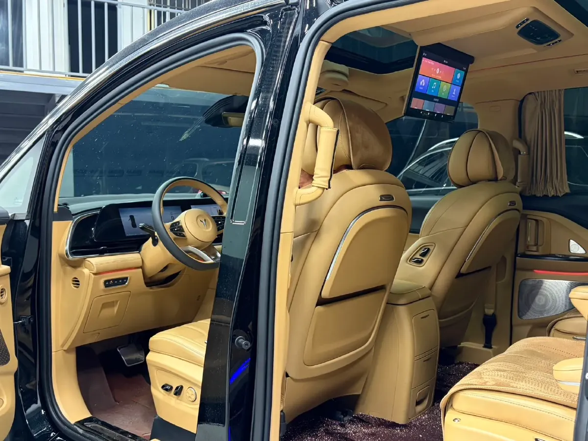 2024 Voyah Dream 1.5T 150HP L4 PHEV 43KWH,autocango,china used car exporter,china ev exporter,chinese used car exporter,chinese used ev exporter