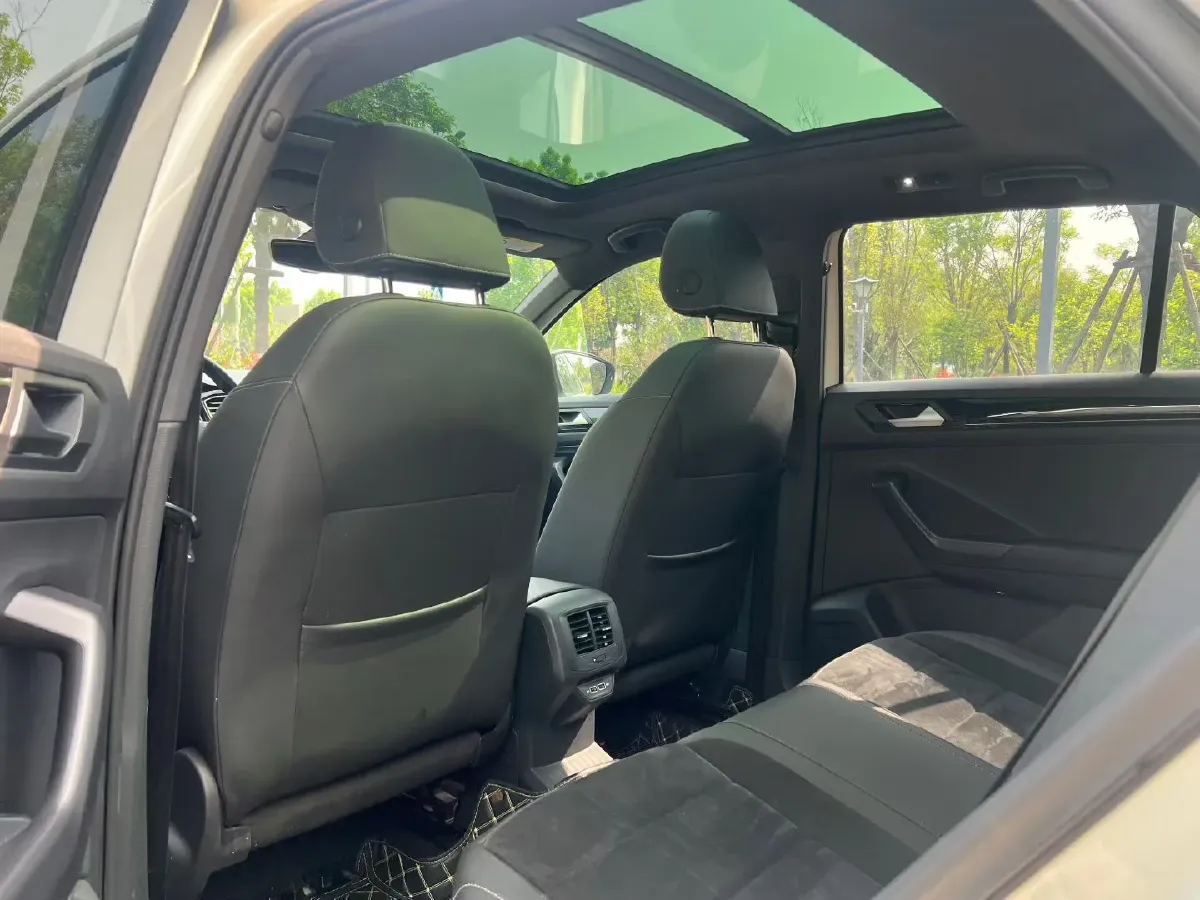 2019 Volkswagen T-Roc 1.4T 150HP L4 7DCT,autocango,china used car exporter,china ev exporter,chinese used car exporter,chinese used ev exporter