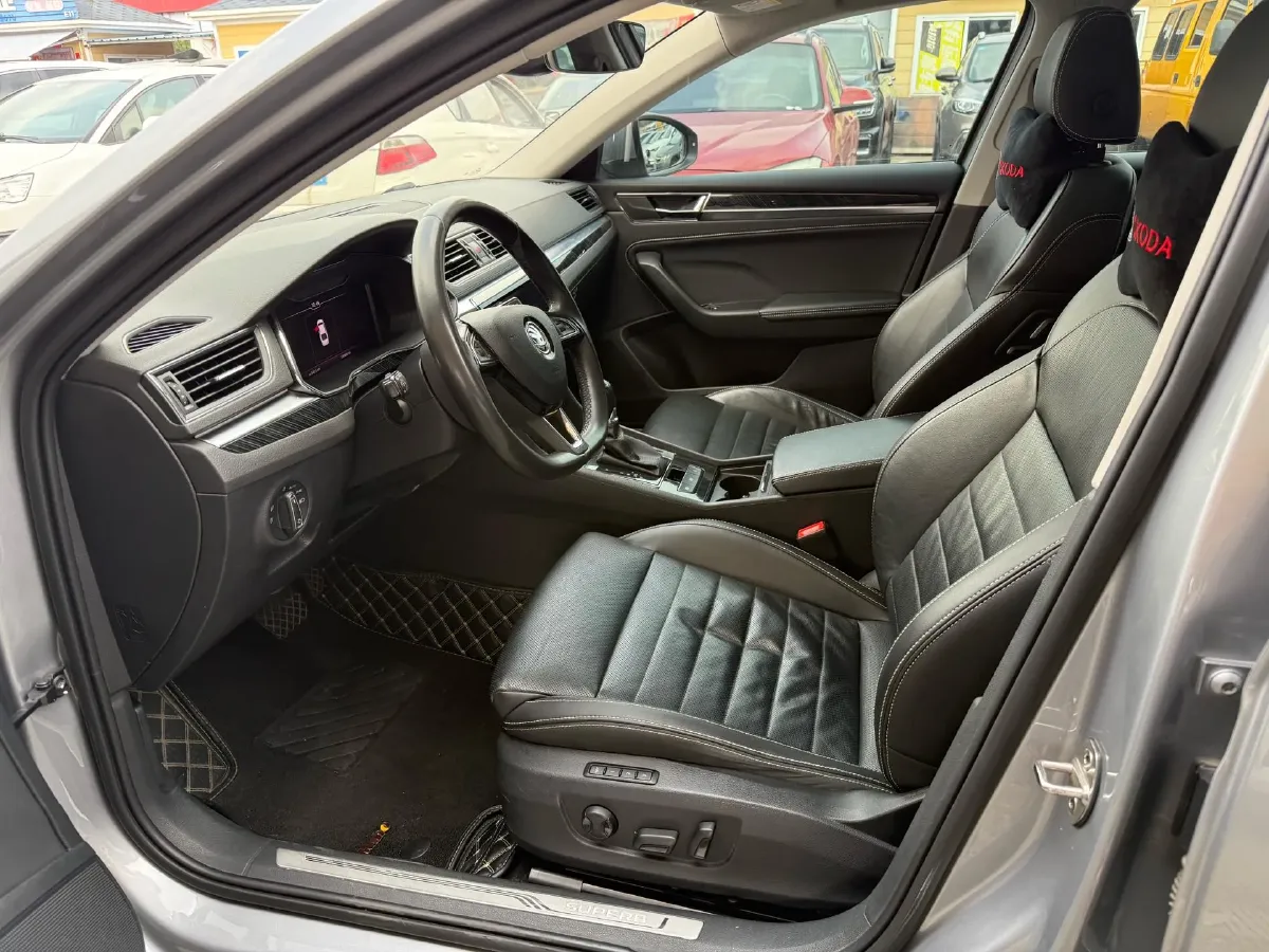 2019 Skoda Superb 2.0T 186HP L4 7DCT,autocango,china used car exporter,china ev exporter,chinese used car exporter,chinese used ev exporter