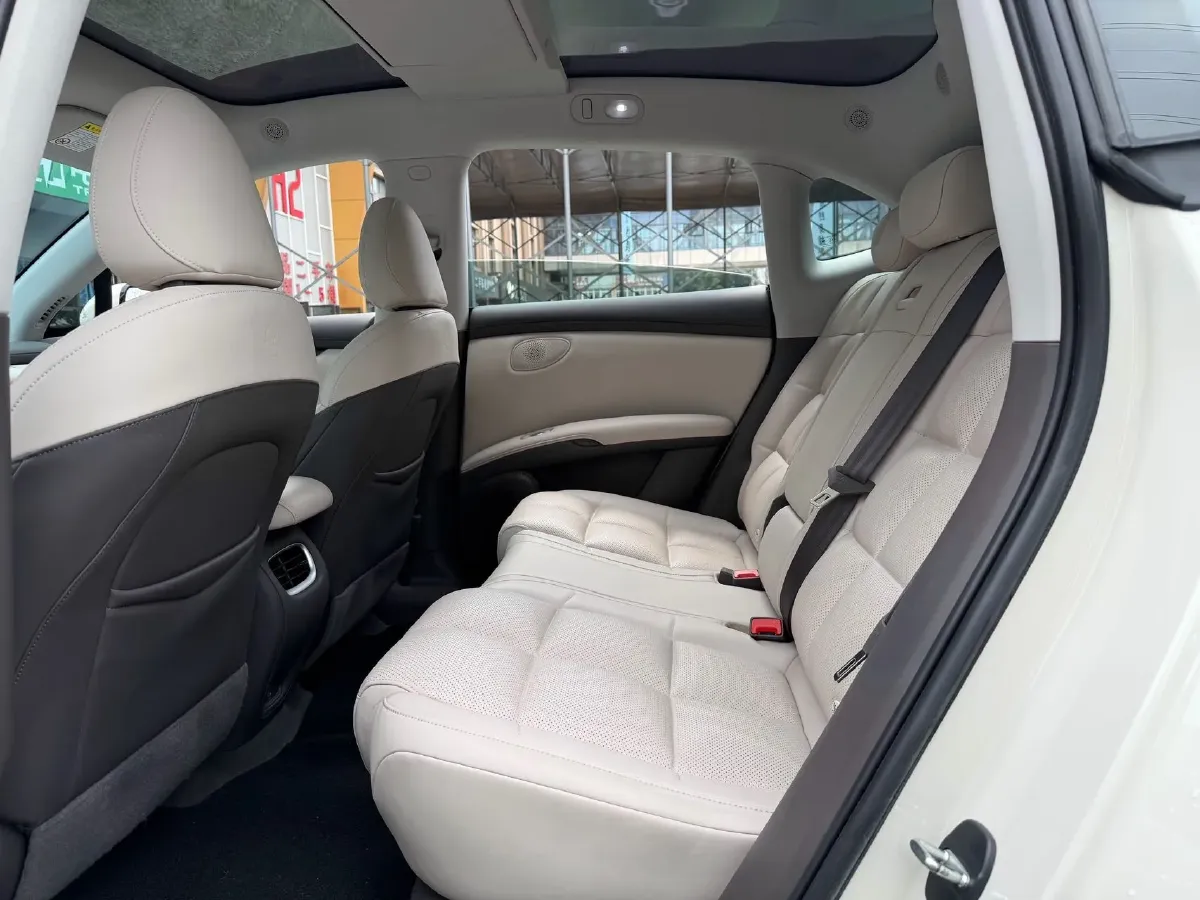 2023 IM LS6 BEV 71KWH,autocango,china used car exporter,china ev exporter,chinese used car exporter,chinese used ev exporter