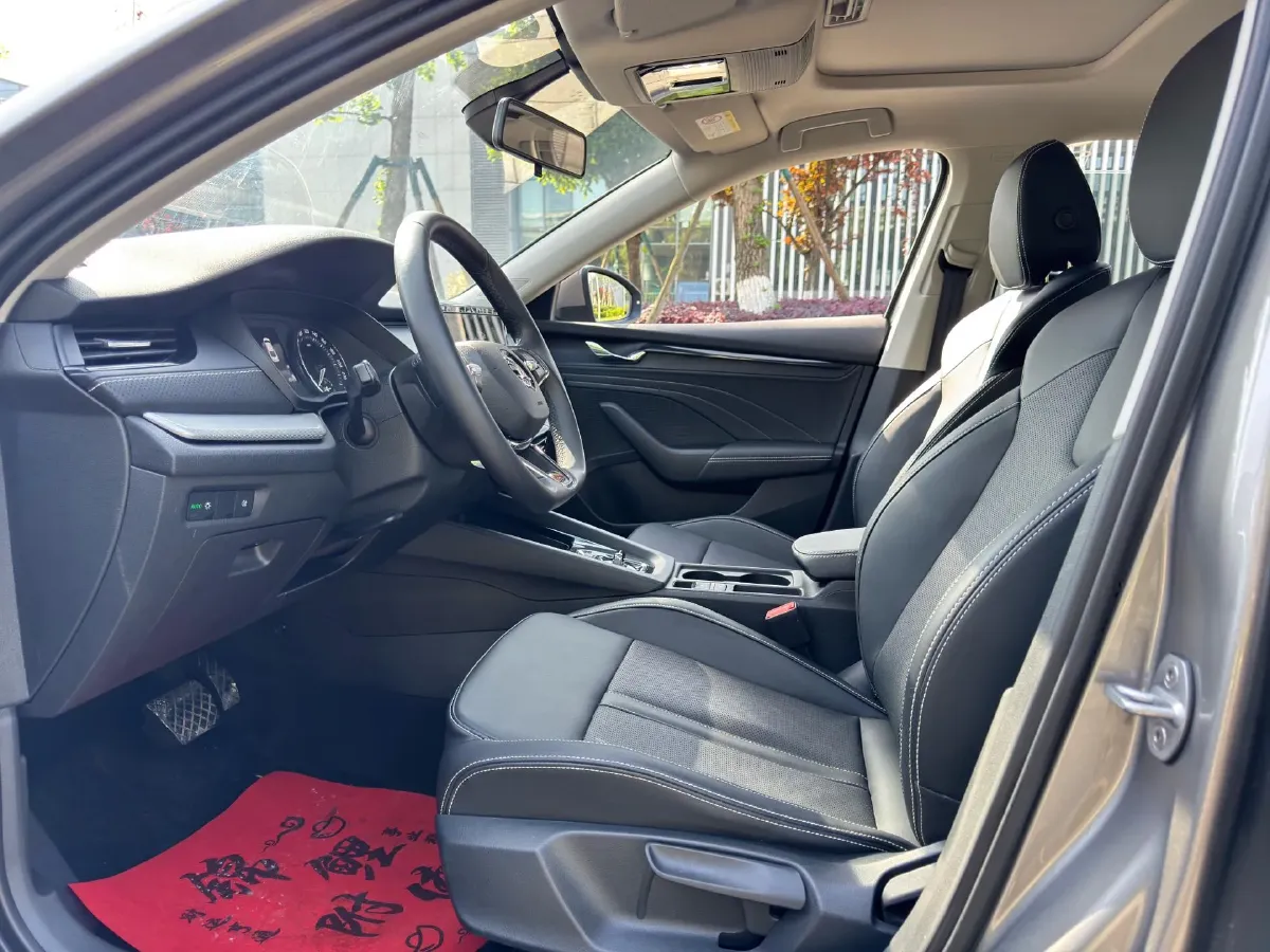 2021 Skoda Octavia 1.4T 150HP L4 7DCT,autocango,china used car exporter,china ev exporter,chinese used car exporter,chinese used ev exporter