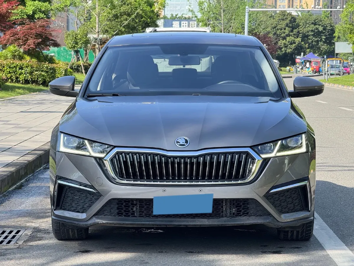 2021 Skoda Octavia 1.4T 150HP L4 7DCT,autocango,china used car exporter,china ev exporter,chinese used car exporter,chinese used ev exporter