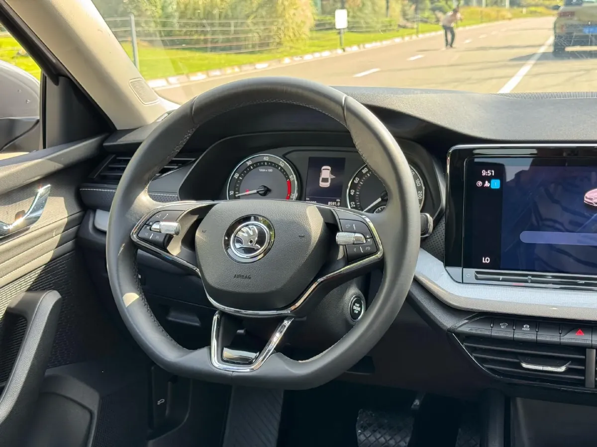 2021 Skoda Octavia 1.4T 150HP L4 7DCT,autocango,china used car exporter,china ev exporter,chinese used car exporter,chinese used ev exporter