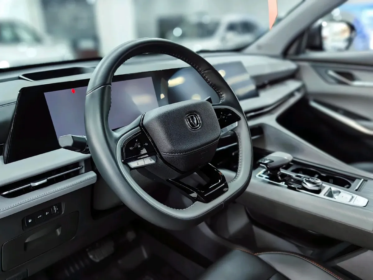 2022 ChangAn CS75 Plus 2.0T 233HP L4 8AT,autocango,china used car exporter,china ev exporter,chinese used car exporter,chinese used ev exporter