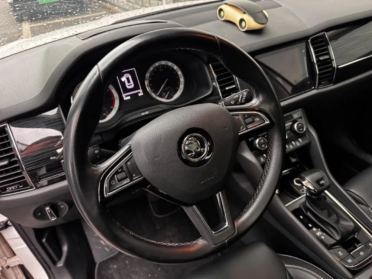 2018 Skoda Kodiak 2.0T 186HP L4 7DCT,autocango,china used car exporter,china ev exporter,chinese used car exporter,chinese used ev exporter