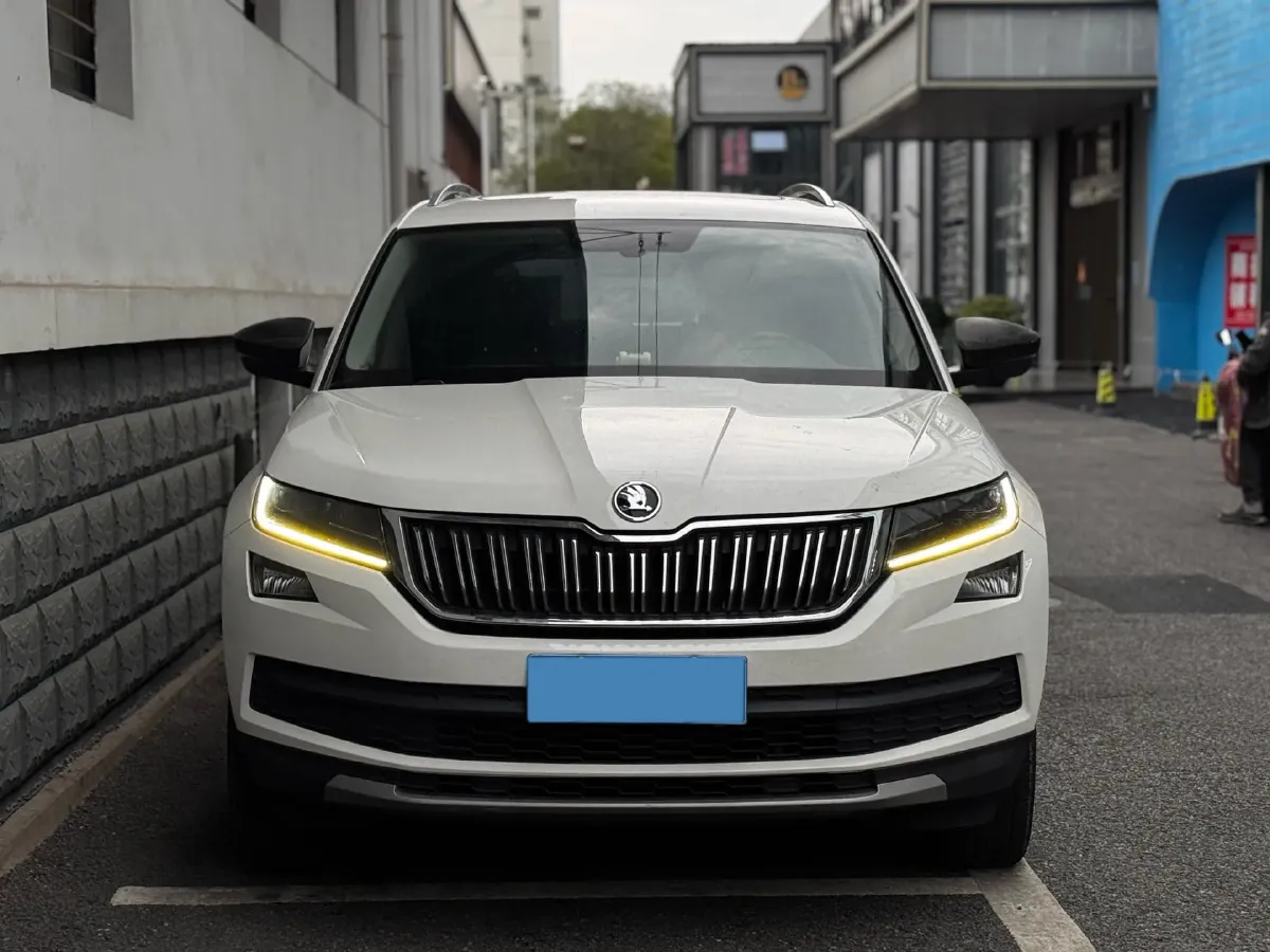 2018 Skoda Kodiak 2.0T 186HP L4 7DCT,autocango,china used car exporter,china ev exporter,chinese used car exporter,chinese used ev exporter
