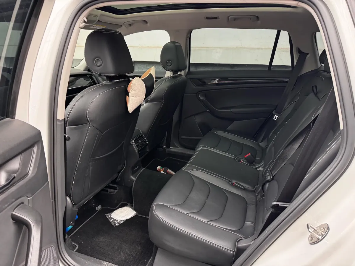 2018 Skoda Kodiak 2.0T 186HP L4 7DCT,autocango,china used car exporter,china ev exporter,chinese used car exporter,chinese used ev exporter