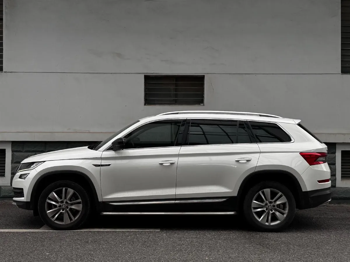 2018 Skoda Kodiak 2.0T 186HP L4 7DCT,autocango,china used car exporter,china ev exporter,chinese used car exporter,chinese used ev exporter