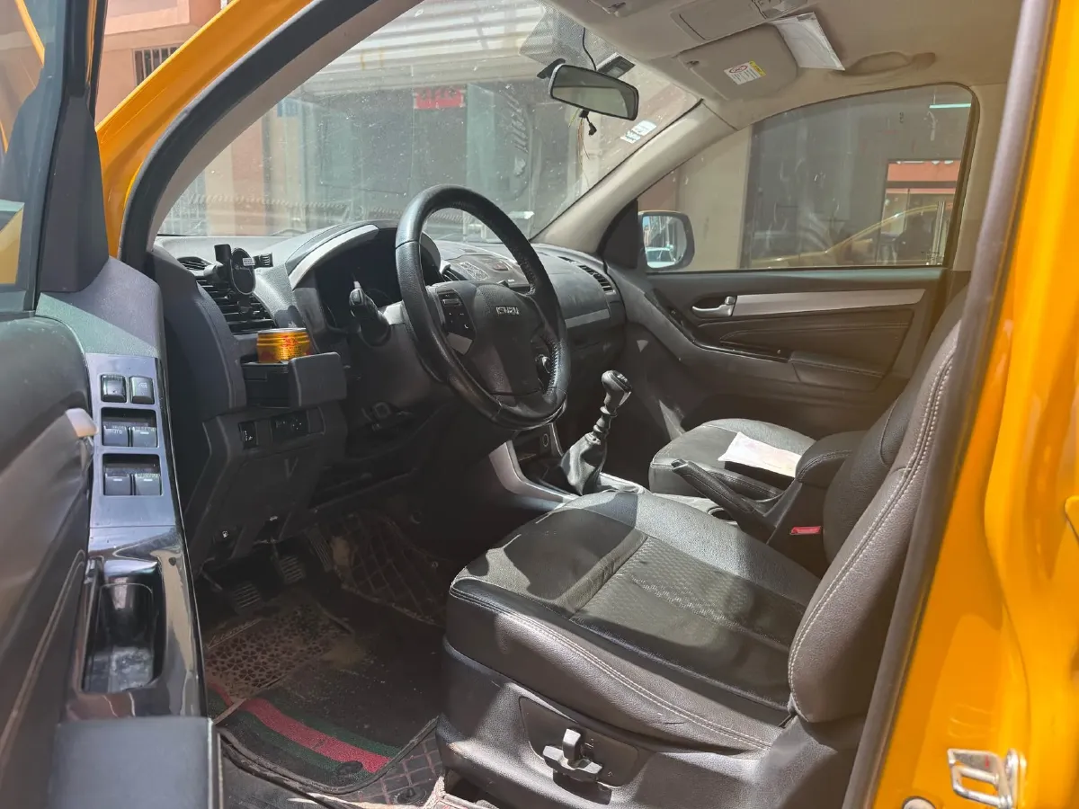 2019 Isuzu LingTuo 2.5T 129HP L4 6MT,autocango,china used car exporter,china ev exporter,chinese used car exporter,chinese used ev exporter