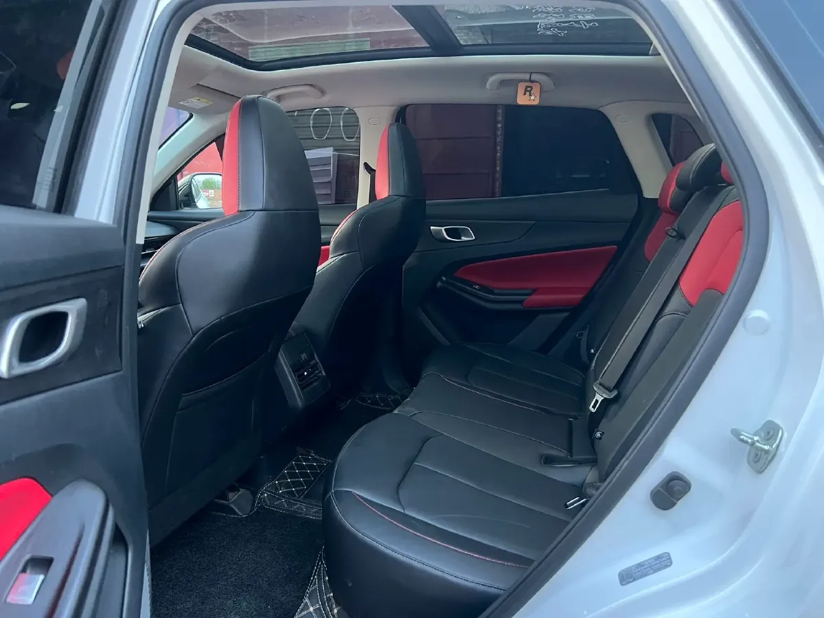 2022 ChangAn UNI-V 1.5T 188HP L4 7DCT,autocango,china used car exporter,china ev exporter,chinese used car exporter,chinese used ev exporter