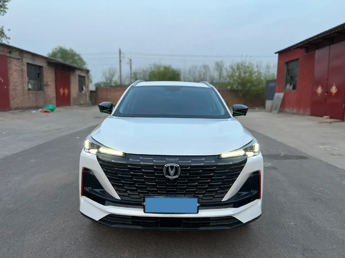 2022 ChangAn UNI-V 1.5T 188HP L4 7DCT,autocango,china used car exporter,china ev exporter,chinese used car exporter,chinese used ev exporter