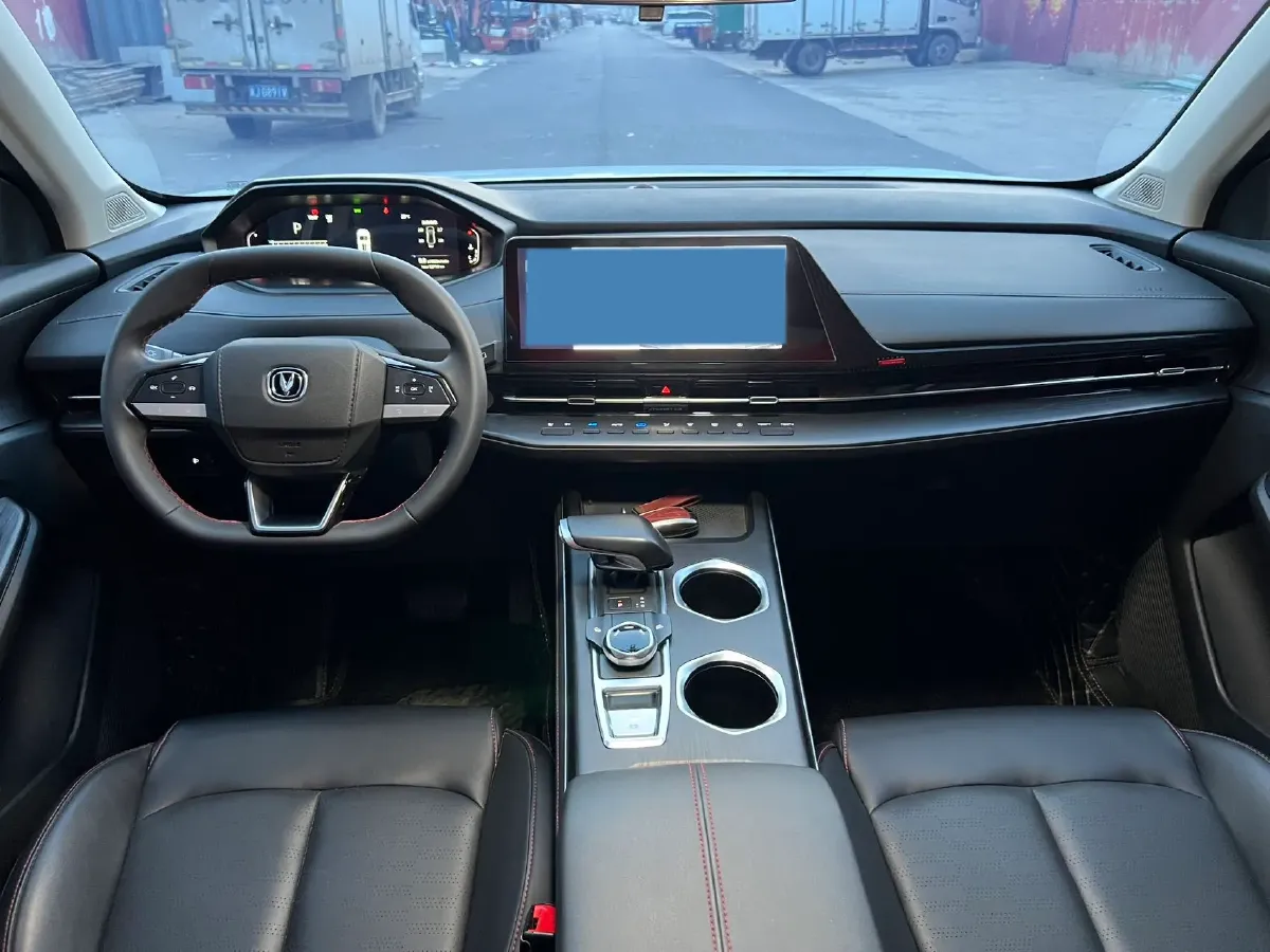 2022 ChangAn UNI-V 1.5T 188HP L4 7DCT,autocango,china used car exporter,china ev exporter,chinese used car exporter,chinese used ev exporter