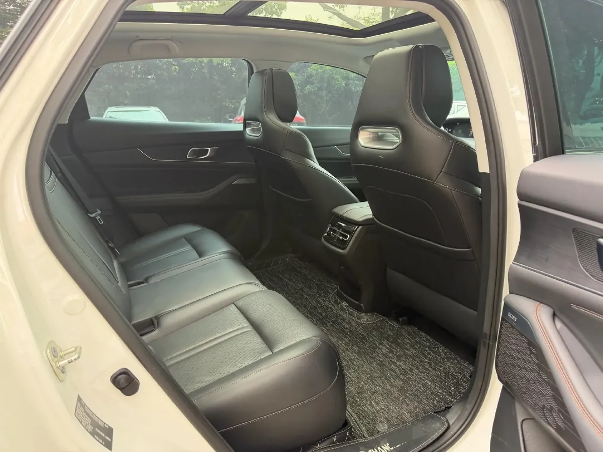 2021 ChangAn UNI-K 2.0T 233HP L4 8AT,autocango,china used car exporter,china ev exporter,chinese used car exporter,chinese used ev exporter