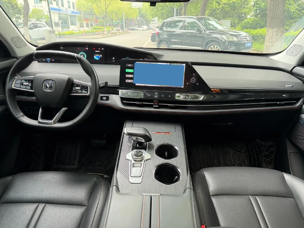 2021 ChangAn UNI-K 2.0T 233HP L4 8AT,autocango,china used car exporter,china ev exporter,chinese used car exporter,chinese used ev exporter