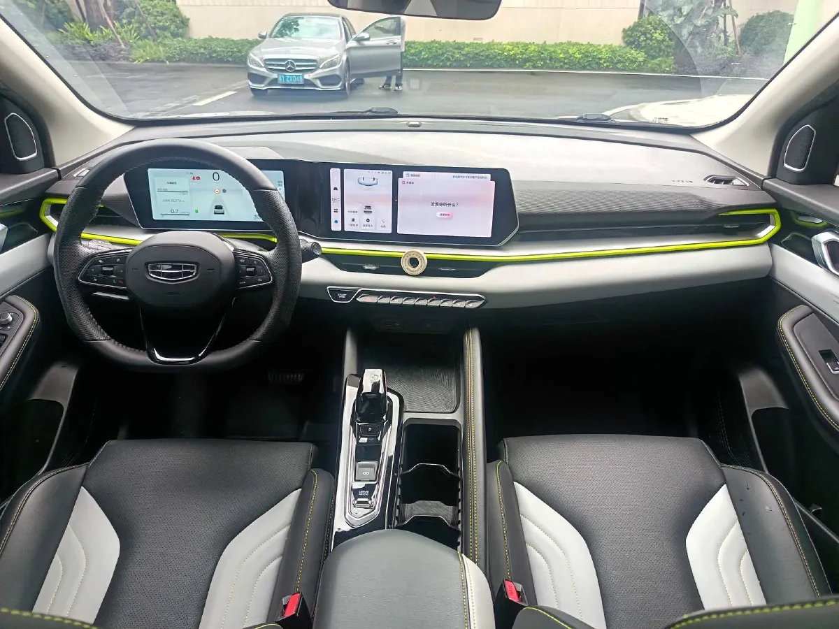 2022 Geely Coolray 1.5T 181HP L4 7DCT,autocango,china used car exporter,china ev exporter,chinese used car exporter,chinese used ev exporter