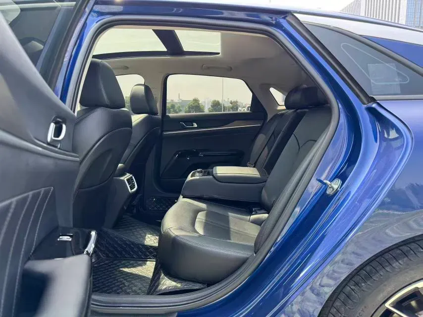 2021 Toyota Camry 2.0L 178HP L4 CVT,autocango,china used car exporter,china ev exporter,chinese used car exporter,chinese used ev exporter