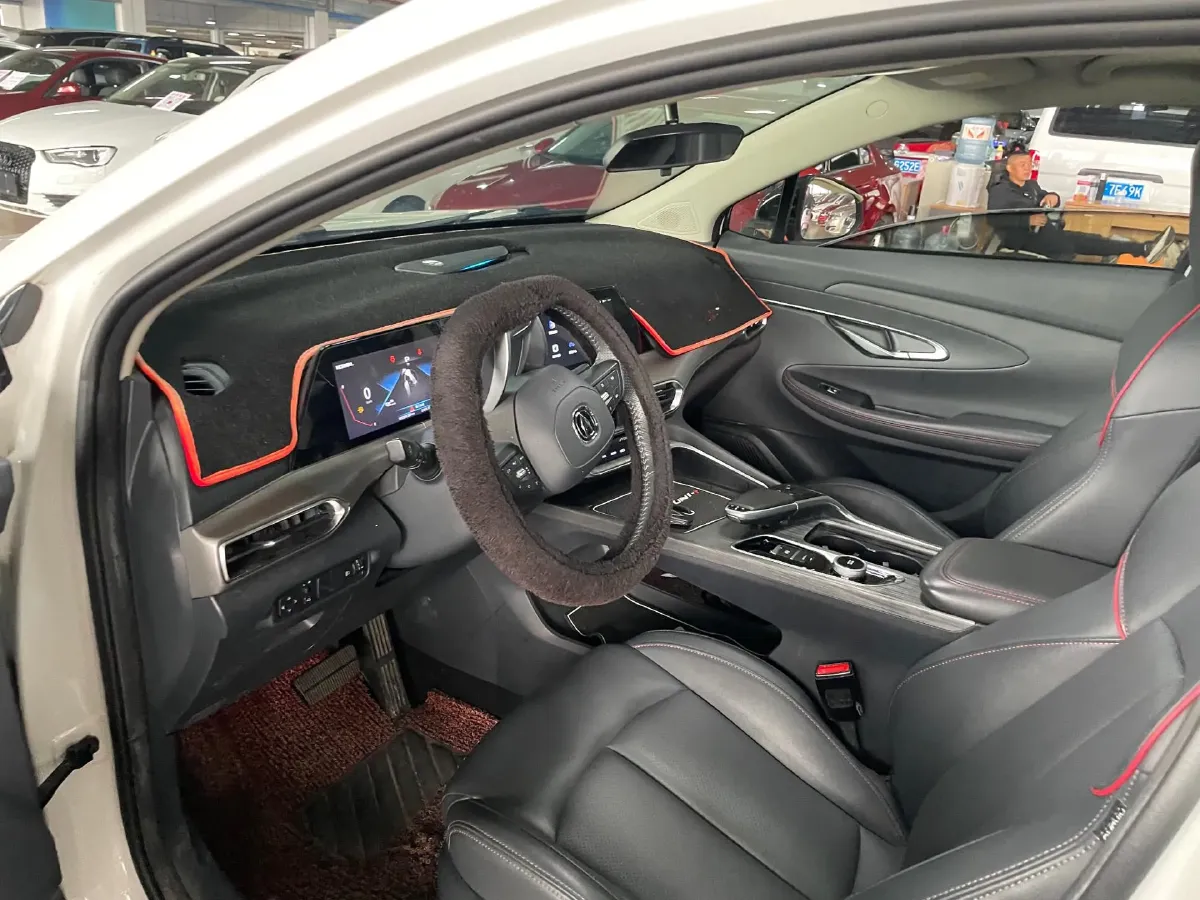 2020 ChangAn UNI-T 1.5T 180HP L4 7DCT,autocango,china used car exporter,china ev exporter,chinese used car exporter,chinese used ev exporter