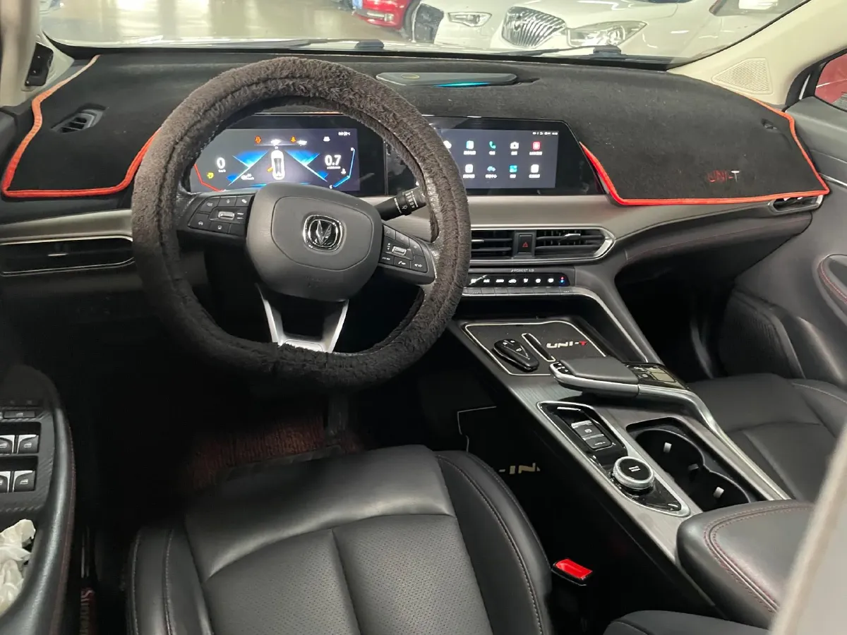 2020 ChangAn UNI-T 1.5T 180HP L4 7DCT,autocango,china used car exporter,china ev exporter,chinese used car exporter,chinese used ev exporter