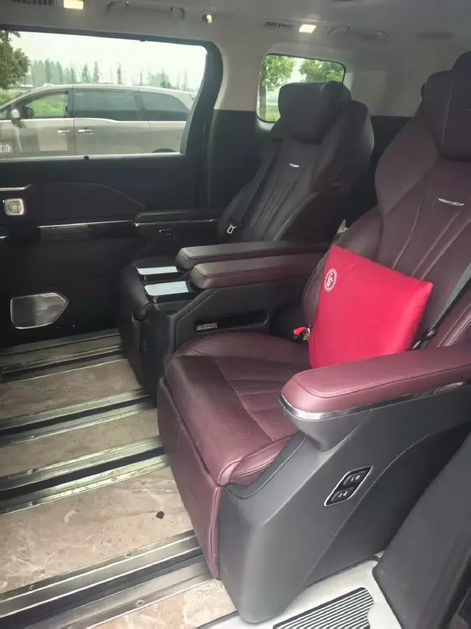 2023 HongQi HQ9 2.0T 252HP L4 8AT,autocango,china used car exporter,china ev exporter,chinese used car exporter,chinese used ev exporter