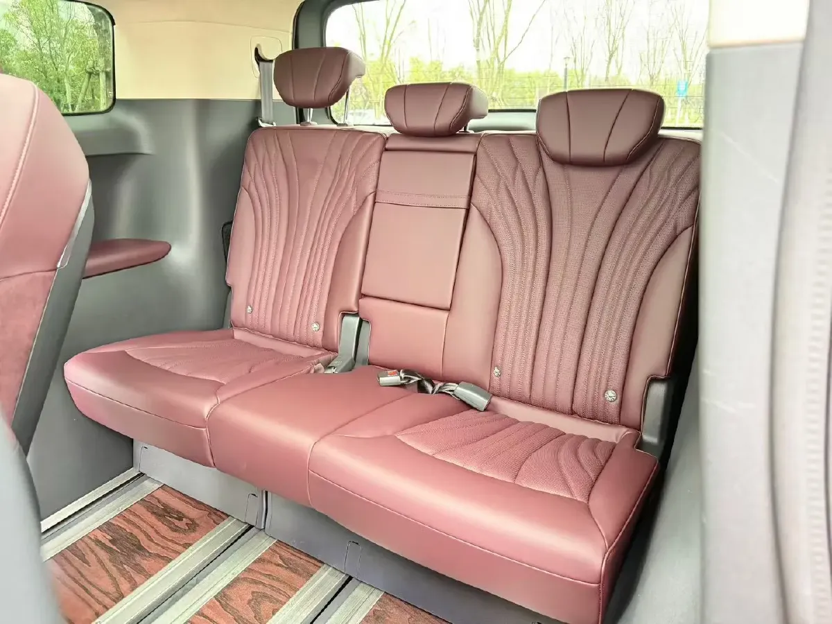 2023 HongQi HQ9 2.0T 252HP L4 8AT,autocango,china used car exporter,china ev exporter,chinese used car exporter,chinese used ev exporter