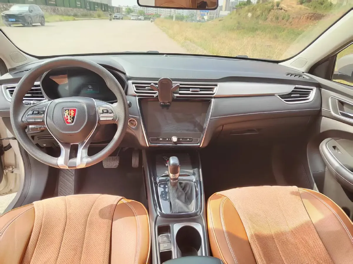 2020 Roewe i5 1.5L 120HP L4 CVT,autocango,china used car exporter,china ev exporter,chinese used car exporter,chinese used ev exporter