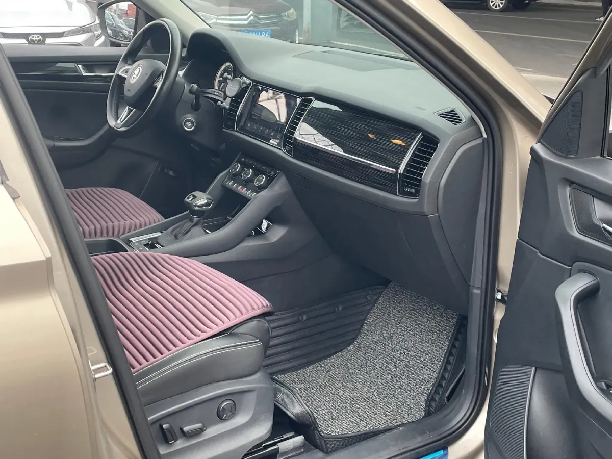 2018 Skoda Kodiak 2.0T 186HP L4 7DCT,autocango,china used car exporter,china ev exporter,chinese used car exporter,chinese used ev exporter