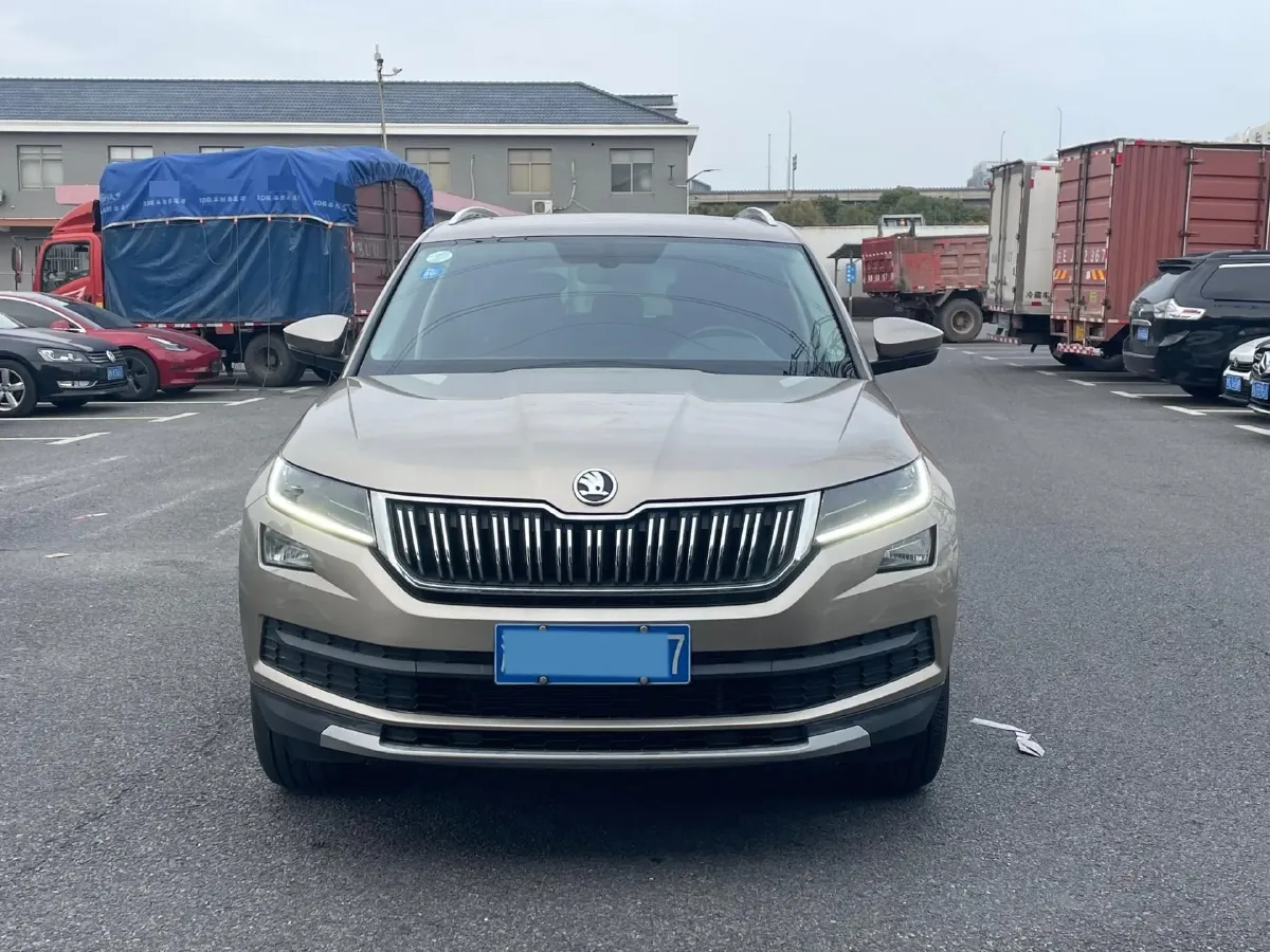 2018 Skoda Kodiak 2.0T 186HP L4 7DCT,autocango,china used car exporter,china ev exporter,chinese used car exporter,chinese used ev exporter