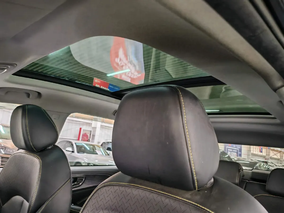 2023 Roewe RX5 1.5T 181HP L4 7DCT,autocango,china used car exporter,china ev exporter,chinese used car exporter,chinese used ev exporter