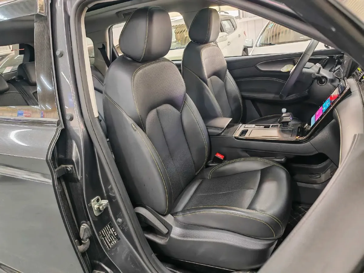 2023 Roewe RX5 1.5T 181HP L4 7DCT,autocango,china used car exporter,china ev exporter,chinese used car exporter,chinese used ev exporter