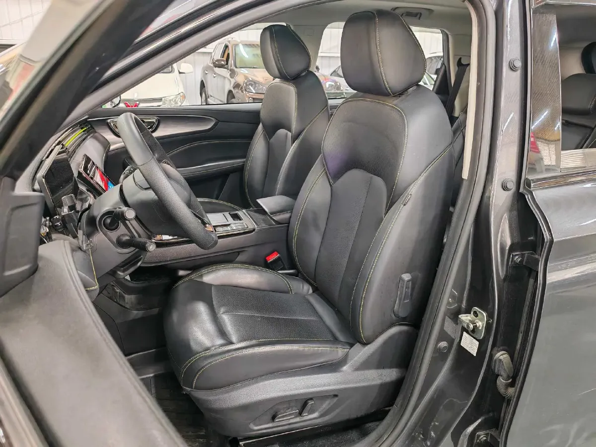 2023 Roewe RX5 1.5T 181HP L4 7DCT,autocango,china used car exporter,china ev exporter,chinese used car exporter,chinese used ev exporter