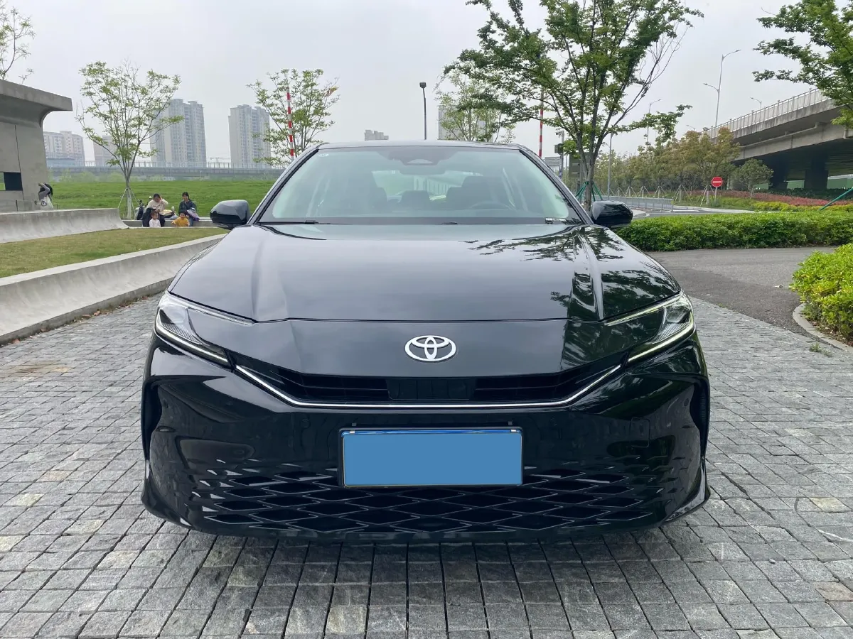 2024 Toyota Camry 2.5L 185HP L4 E-CVT Hybrid,autocango,china used car exporter,china ev exporter,chinese used car exporter,chinese used ev exporter