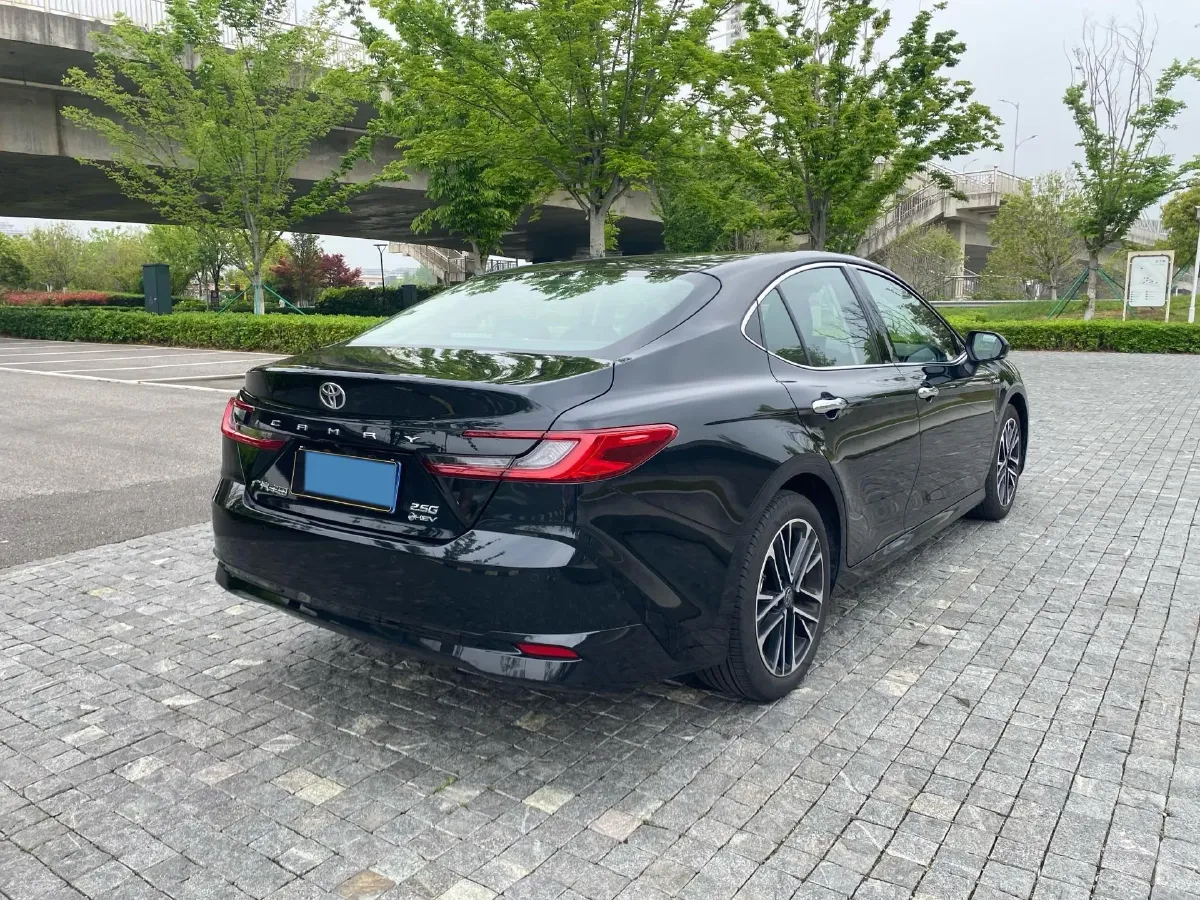 2024 Toyota Camry 2.5L 185HP L4 E-CVT Hybrid,autocango,china used car exporter,china ev exporter,chinese used car exporter,chinese used ev exporter