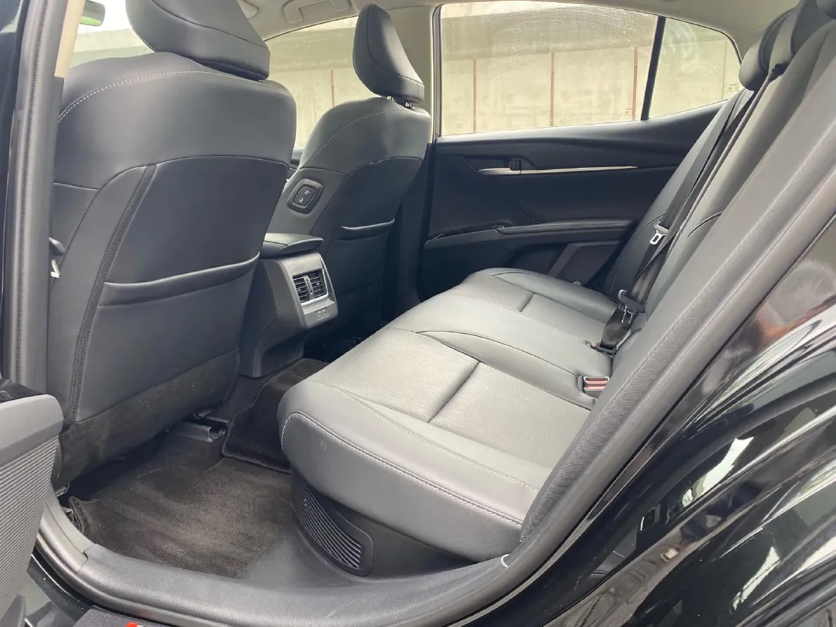 2024 Toyota Camry 2.5L 185HP L4 E-CVT Hybrid,autocango,china used car exporter,china ev exporter,chinese used car exporter,chinese used ev exporter