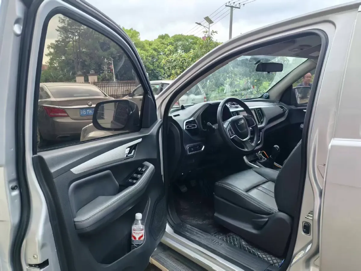 2022 Isuzu RE-MAX Jim 2.8T 120HP L4 5MT,autocango,china used car exporter,china ev exporter,chinese used car exporter,chinese used ev exporter