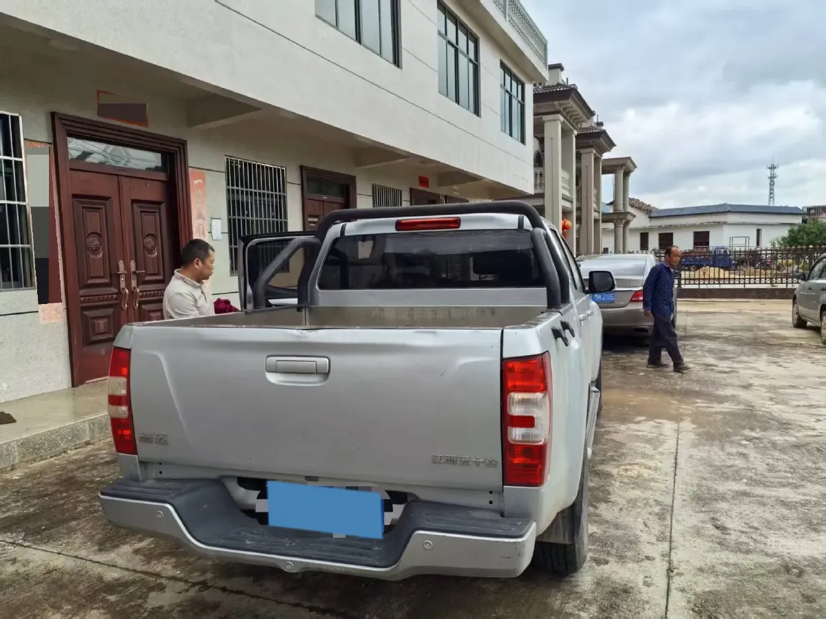 2022 Isuzu RE-MAX Jim 2.8T 120HP L4 5MT,autocango,china used car exporter,china ev exporter,chinese used car exporter,chinese used ev exporter