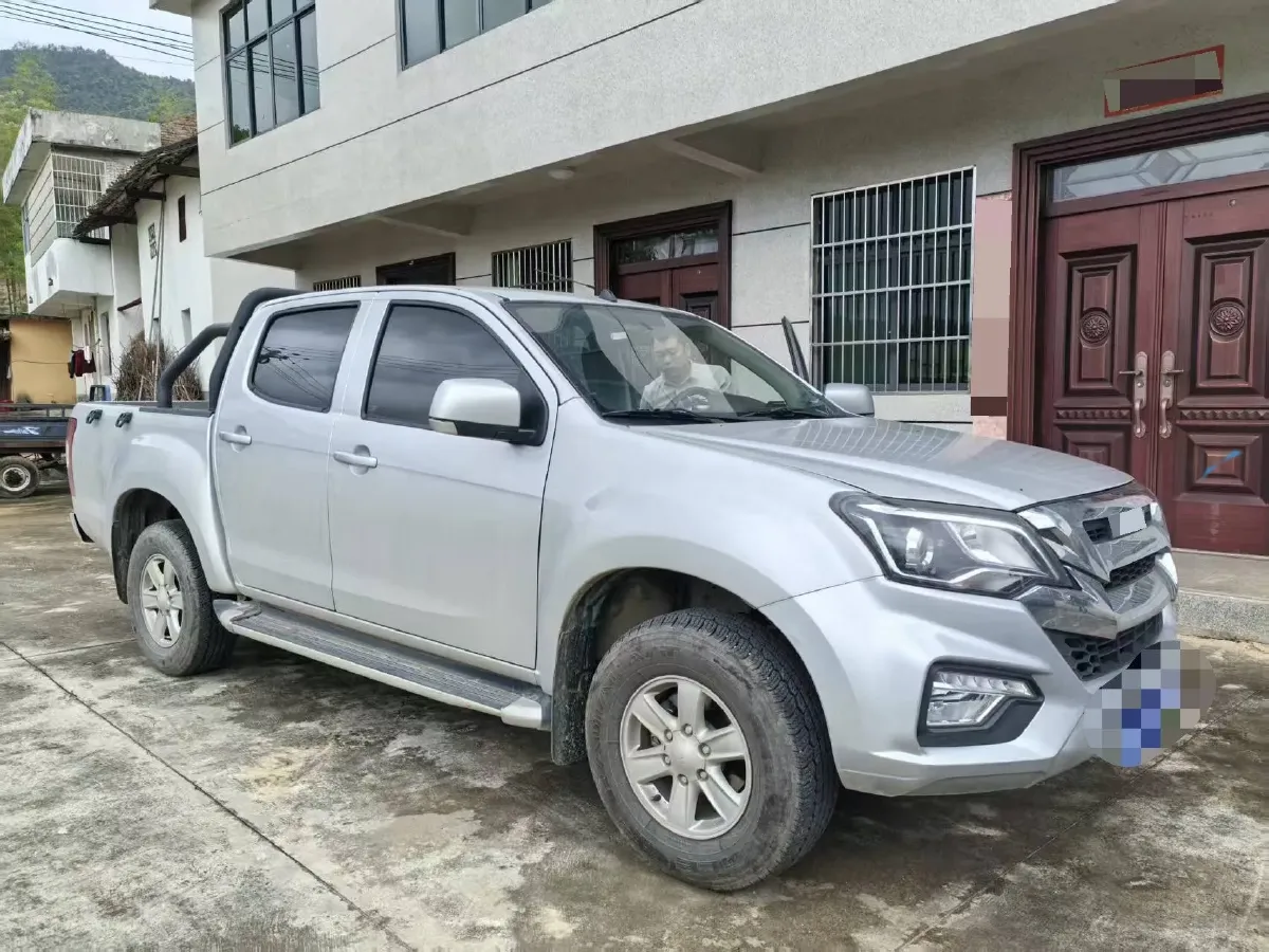 2022 Isuzu RE-MAX Jim 2.8T 120HP L4 5MT,autocango,china used car exporter,china ev exporter,chinese used car exporter,chinese used ev exporter