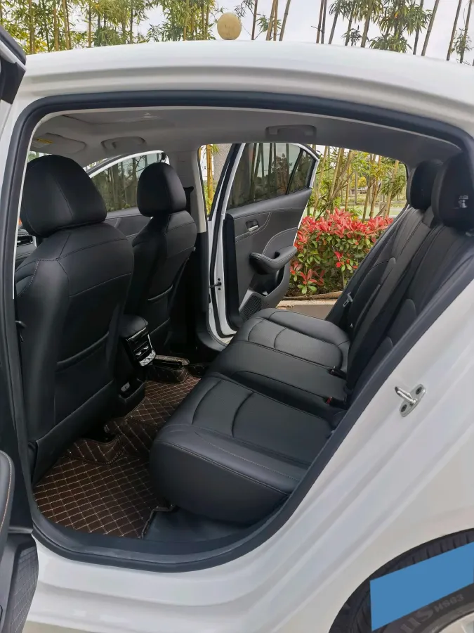 2026 Roewe i5 1.5L 129HP L4 CVT,autocango,china used car exporter,china ev exporter,chinese used car exporter,chinese used ev exporter