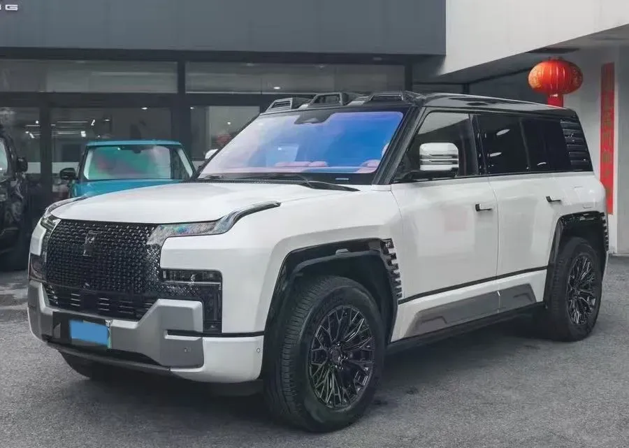 2023 YangWang U8 2.0T 272HP L4 REEV 49.05KWH,autocango,china used car exporter,china ev exporter,chinese used car exporter,chinese used ev exporter