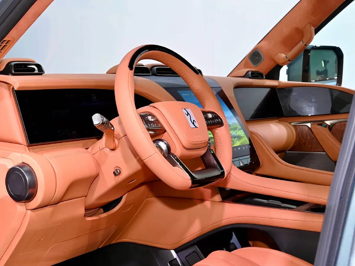 2023 YangWang U8 2.0T 272HP L4 REEV 49.05KWH,autocango,china used car exporter,china ev exporter,chinese used car exporter,chinese used ev exporter