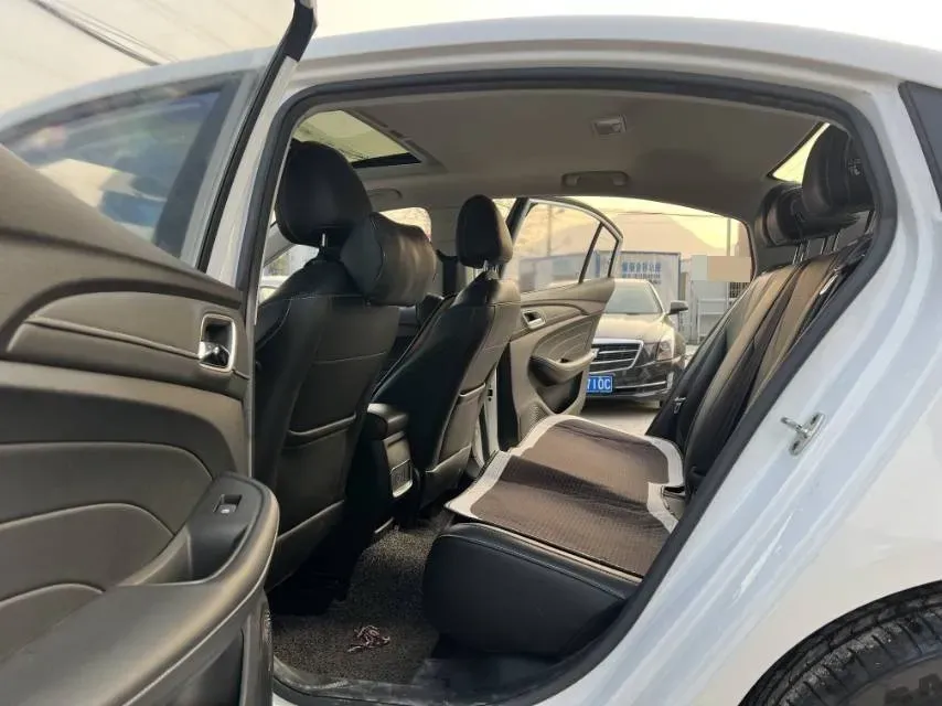 2020 Roewe i5 1.5L 120HP L4 CVT,autocango,china used car exporter,china ev exporter,chinese used car exporter,chinese used ev exporter