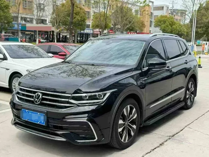 2023 Volkswagen Tiguan L 2.0T 186HP L4 7DCT,autocango,china used car exporter,china ev exporter,chinese used car exporter,chinese used ev exporter