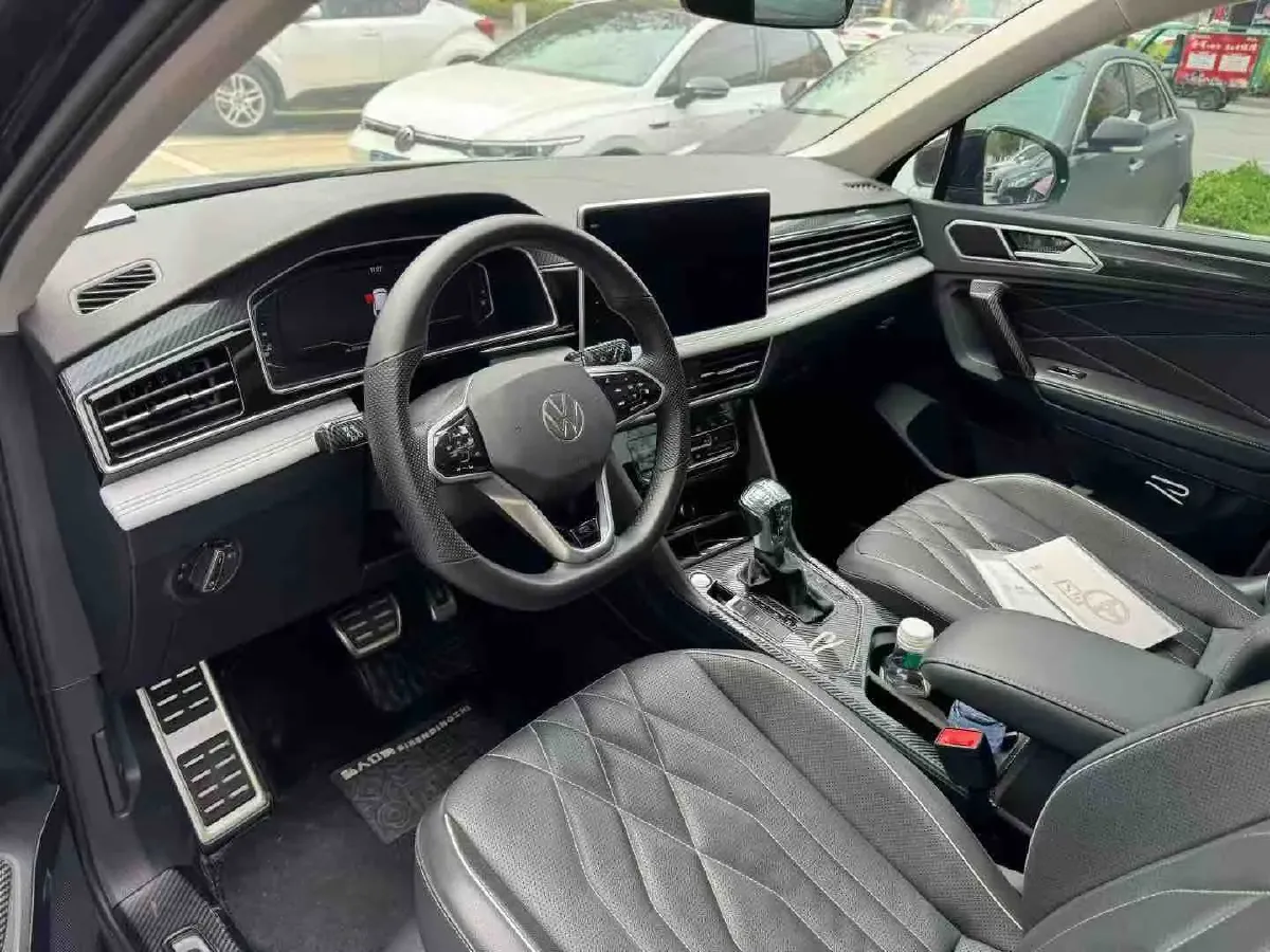 2023 Volkswagen Tiguan L 2.0T 186HP L4 7DCT,autocango,china used car exporter,china ev exporter,chinese used car exporter,chinese used ev exporter