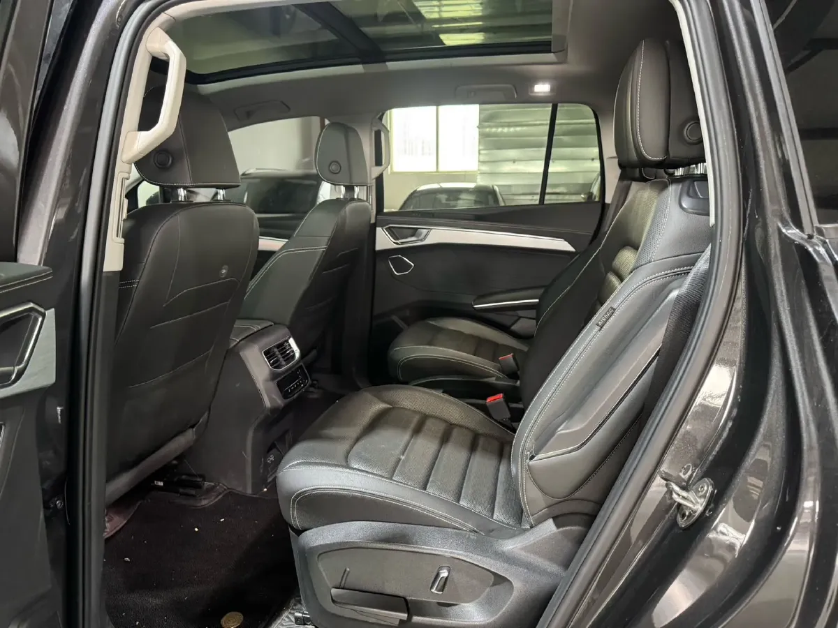 2021 Volkswagen Talagon 2.0T 220HP L4 7DCT,autocango,china used car exporter,china ev exporter,chinese used car exporter,chinese used ev exporter