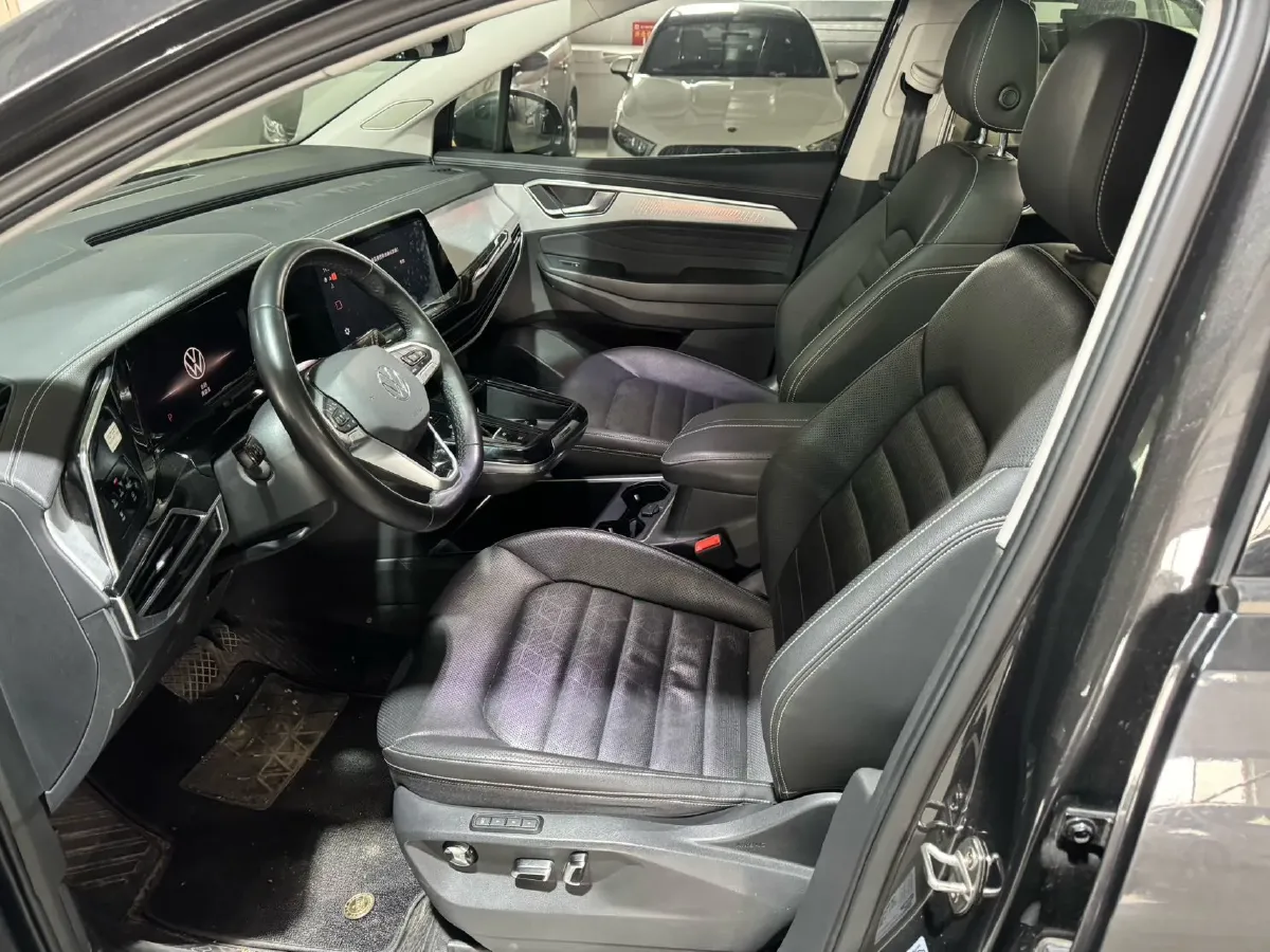 2021 Volkswagen Talagon 2.0T 220HP L4 7DCT,autocango,china used car exporter,china ev exporter,chinese used car exporter,chinese used ev exporter