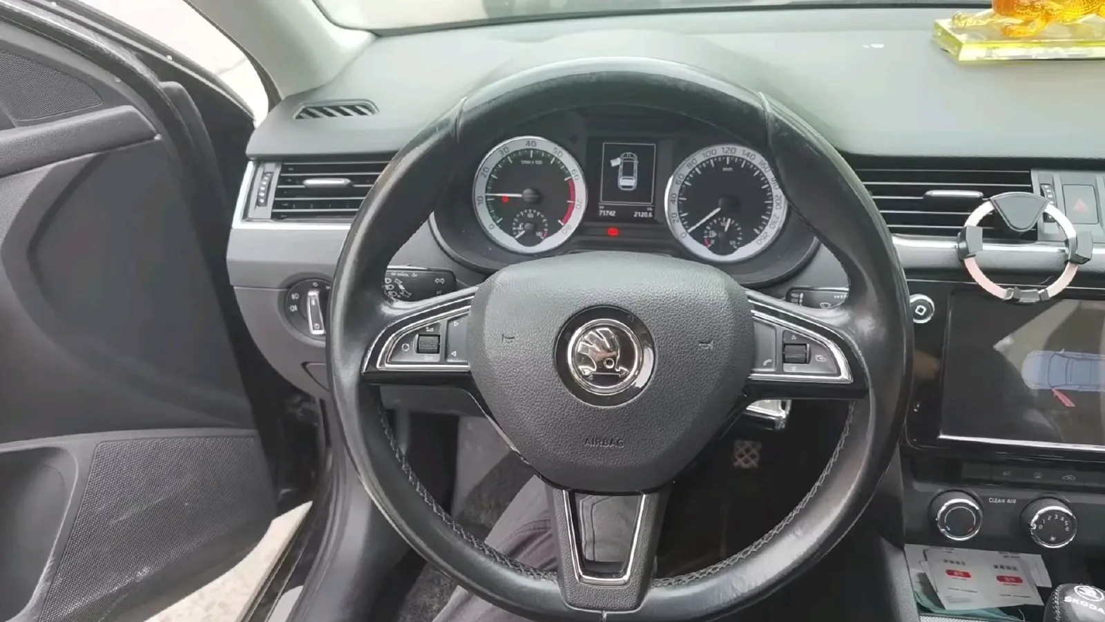 2018 Skoda Octavia 1.2T 116HP L4 7DCT,autocango,china used car exporter,china ev exporter,chinese used car exporter,chinese used ev exporter