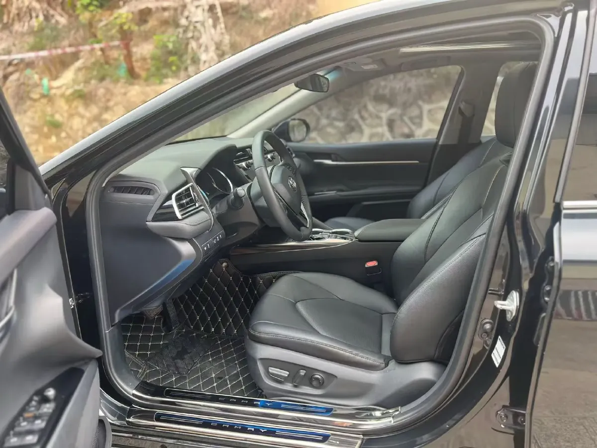 2021 Toyota Camry 2.5L 209HP L4 8AT,autocango,china used car exporter,china ev exporter,chinese used car exporter,chinese used ev exporter