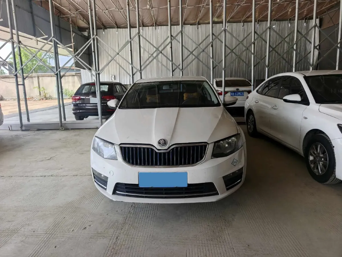 2018 Skoda Octavia 1.6L 110HP L4 5MT,autocango,china used car exporter,china ev exporter,chinese used car exporter,chinese used ev exporter